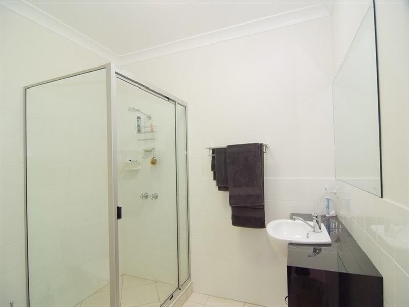 1 & 2/3 Shelter Close, Jubilee Pocket QLD 4802