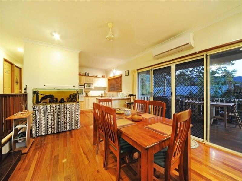 10 Panoramic Court, Cannonvale QLD 4802