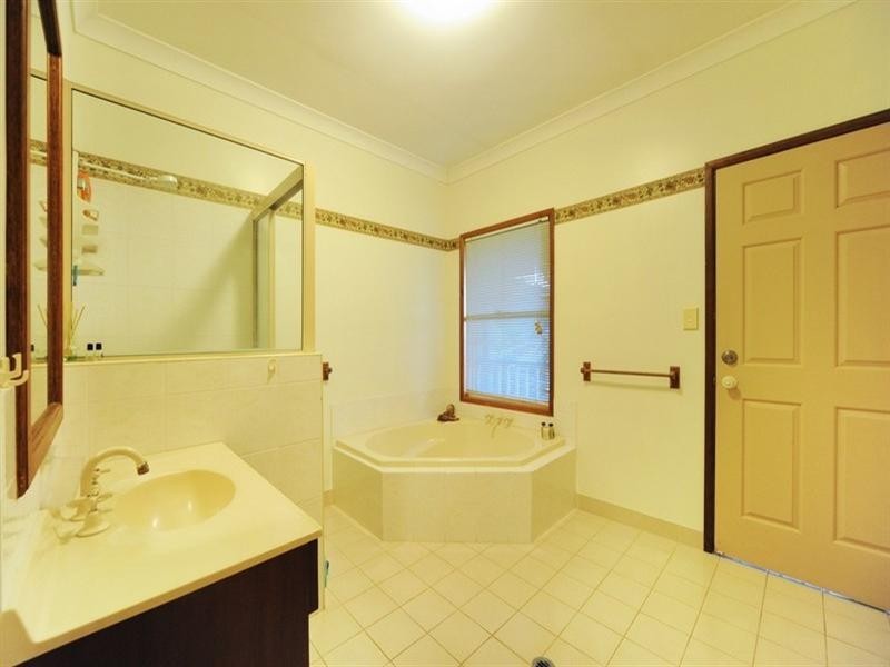 10 Panoramic Court, Cannonvale QLD 4802