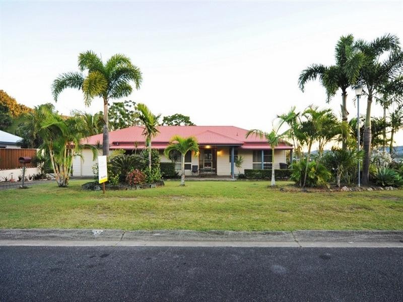 10 Panoramic Court, Cannonvale QLD 4802