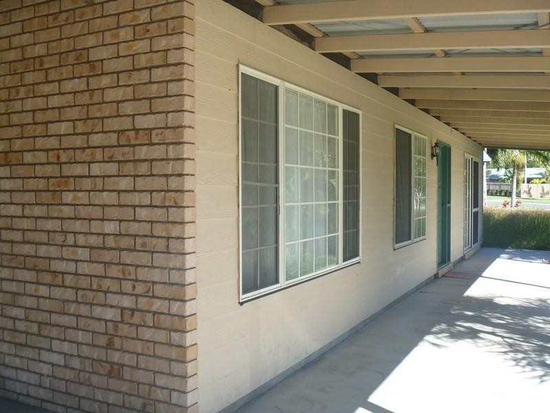 1 Hazelwood Crescent, Cannonvale QLD 4802