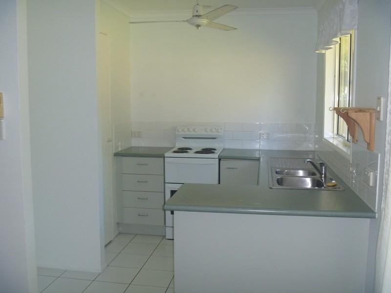 1 Hazelwood Crescent, Cannonvale QLD 4802