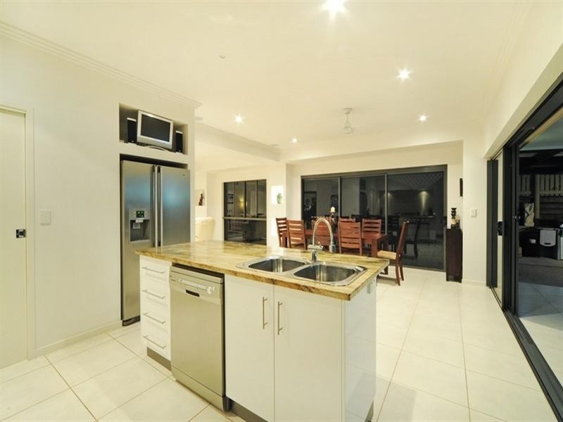 1/5 Olsen Place, Jubilee Pocket QLD 4802