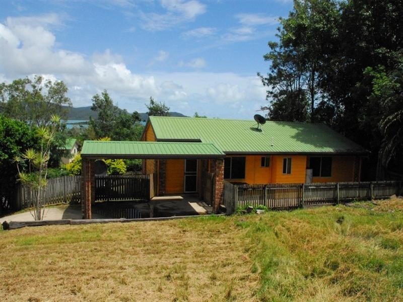 27 Jones Road, Cannonvale QLD 4802