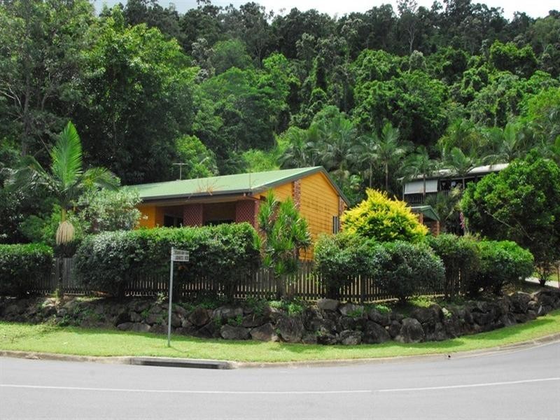 27 Jones Road, Cannonvale QLD 4802