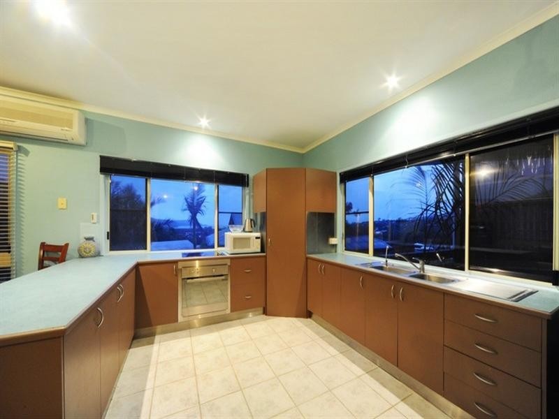 15 Daydream Court, Cannonvale QLD 4802