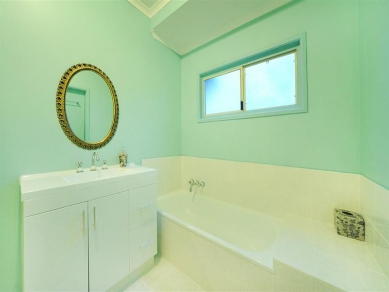 15 Daydream Court, Cannonvale QLD 4802