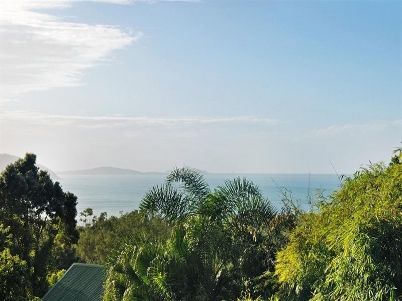 28 Eshelby Drive, Cannonvale QLD 4802