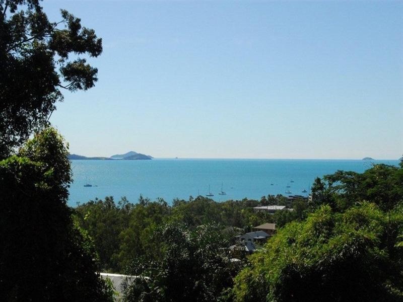 28 Eshelby Drive, Cannonvale QLD 4802