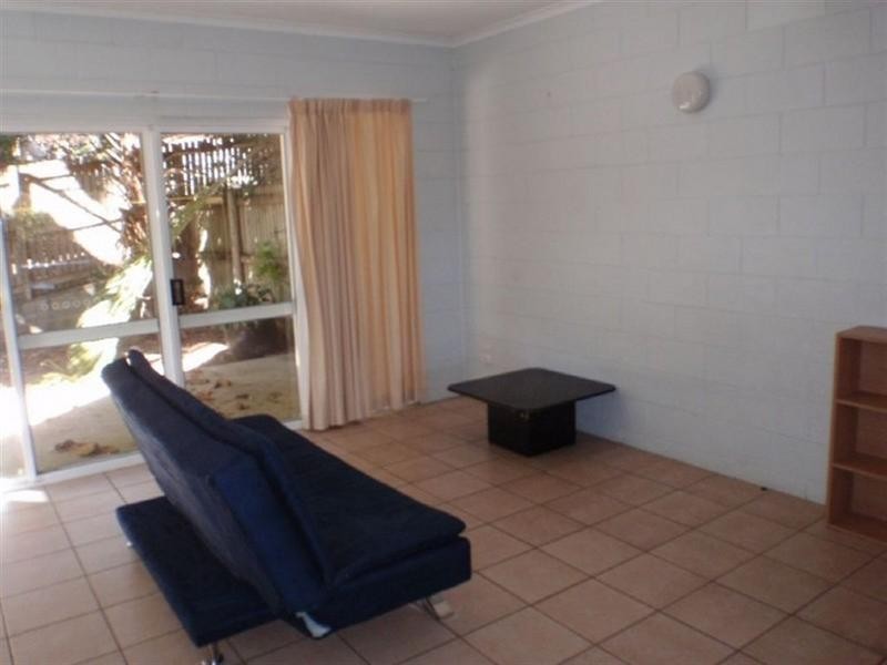 8/5 Eshelby Drive, Cannonvale QLD 4802