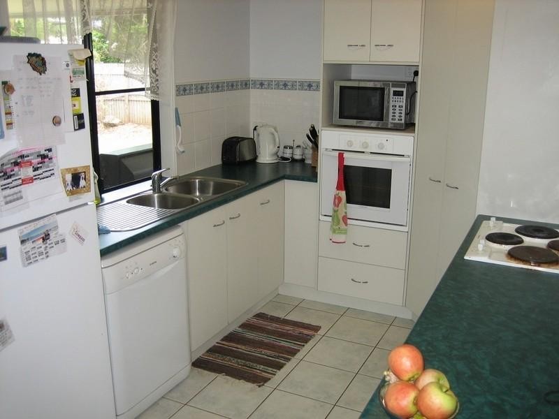 17 Banksia Court, Cannonvale QLD 4802