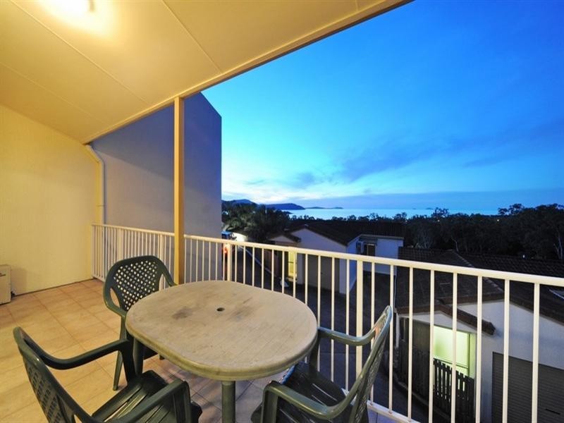 11/12 Eshelby Drive, Cannonvale QLD 4802
