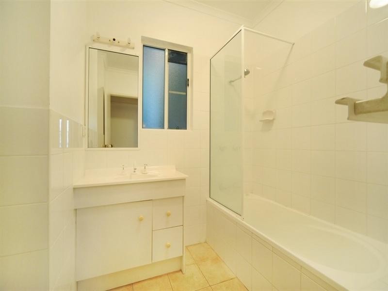 11/12 Eshelby Drive, Cannonvale QLD 4802