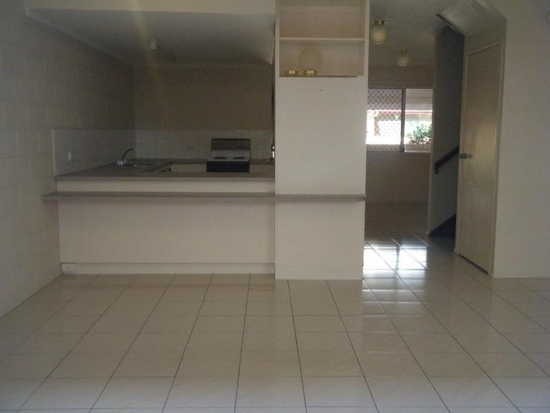 2/169 Shute Harbour Road, Cannonvale QLD 4802