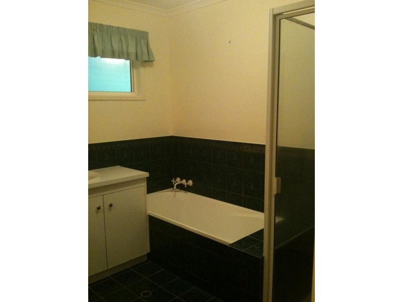 12 Grace Avenue, Cannonvale QLD 4802