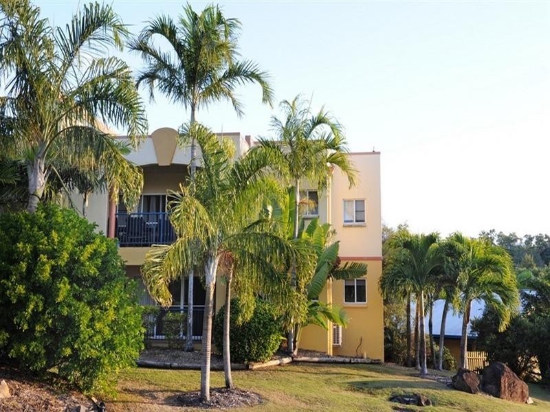 15/20 Island Drive, Cannonvale QLD 4802