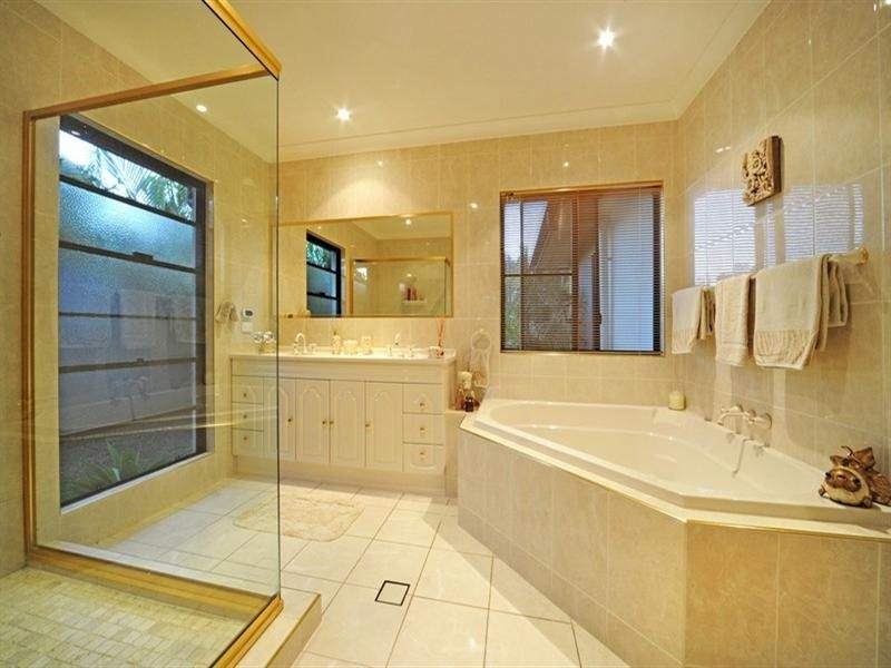 76 Galbraith Park Drive, Cannonvale QLD 4802