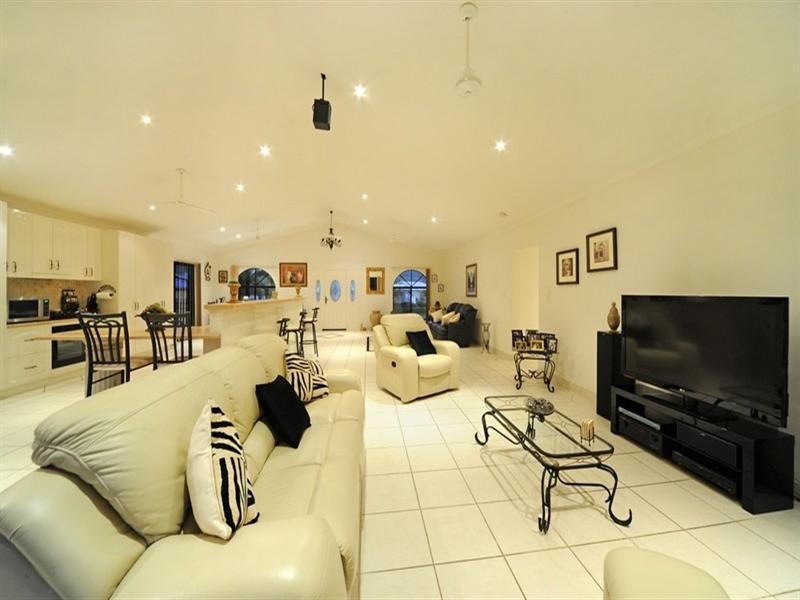 76 Galbraith Park Drive, Cannonvale QLD 4802