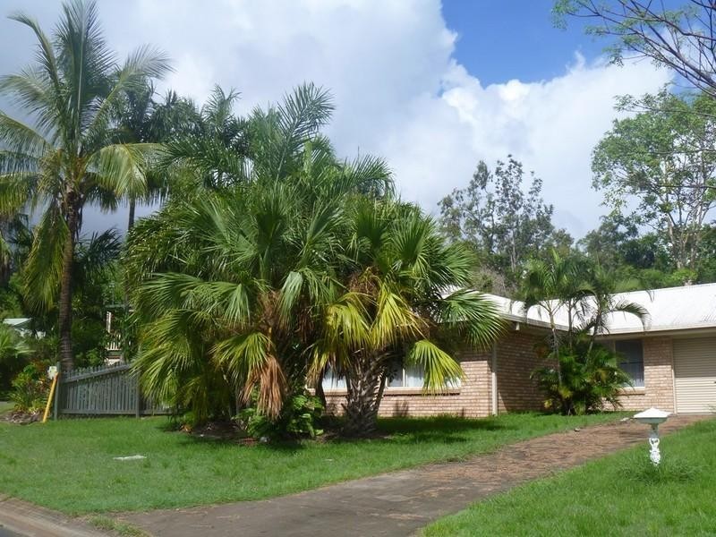 8 Solway Avenue, Cannonvale QLD 4802