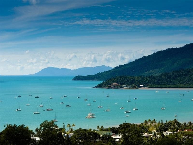 2/2 Nara Avenue, Airlie Beach QLD 4802
