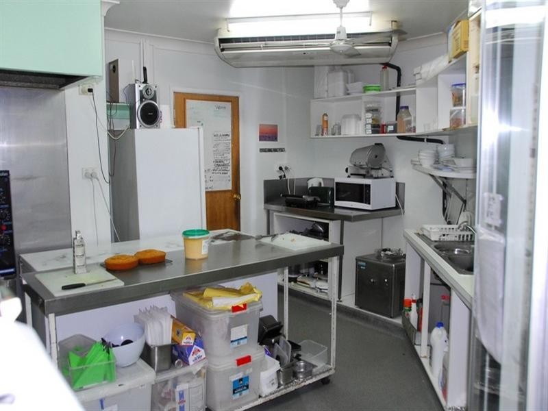 273 Shute Harbour Road, Airlie Beach QLD 4802