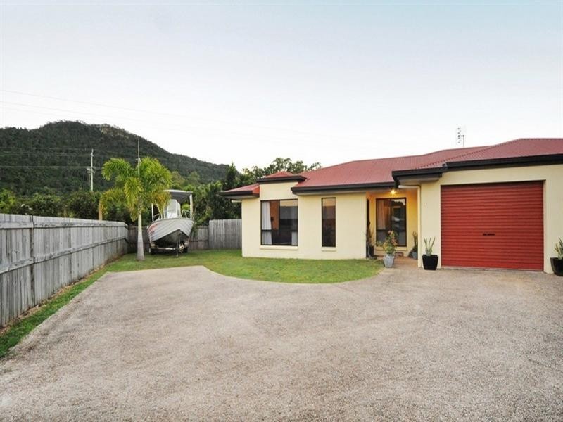 2/30 Banksia Court, Cannonvale QLD 4802