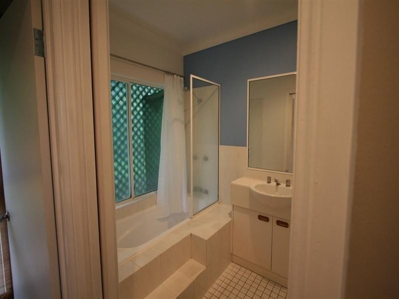 19 Island Drive, Cannonvale QLD 4802