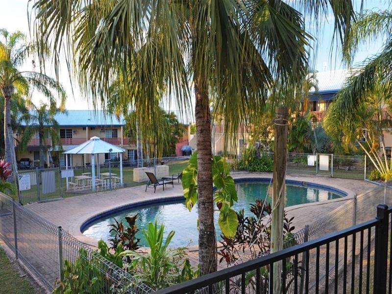 9/11 Island Drive, Cannonvale QLD 4802