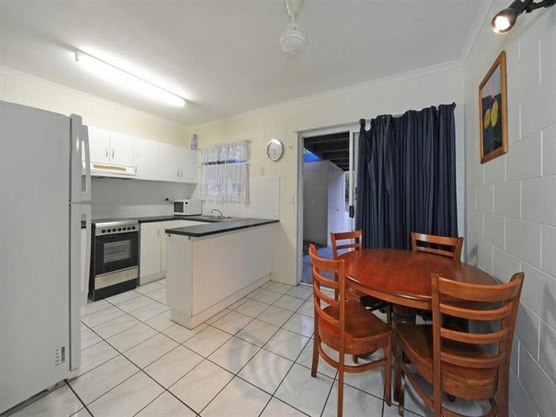 9/11 Island Drive, Cannonvale QLD 4802