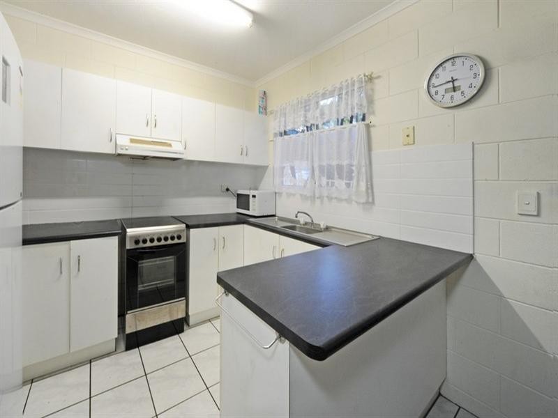 9/11 Island Drive, Cannonvale QLD 4802