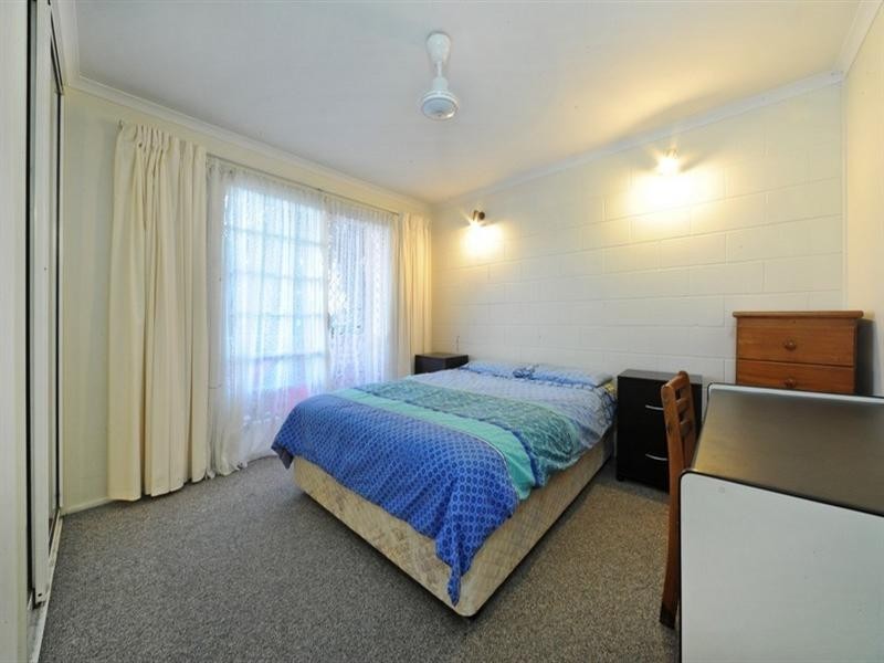 9/11 Island Drive, Cannonvale QLD 4802