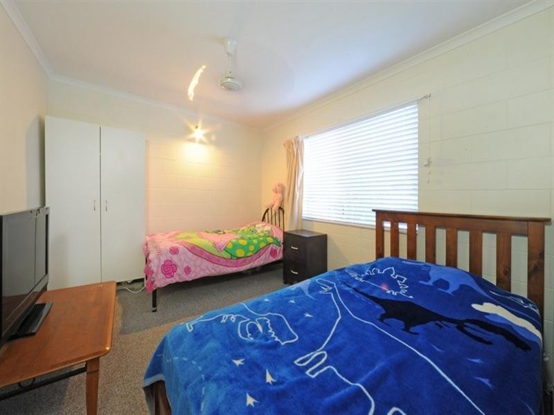 9/11 Island Drive, Cannonvale QLD 4802