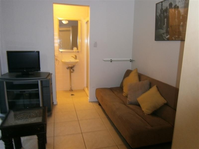 2a/11 Maeva Street, Jubilee Pocket QLD 4802