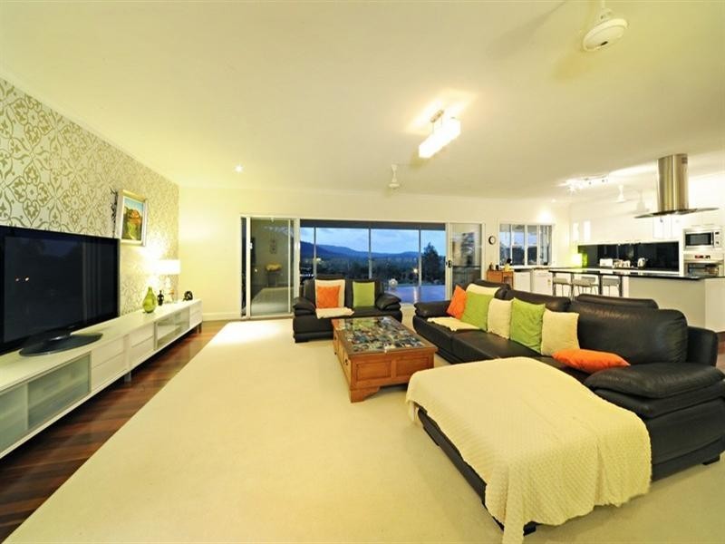 71 Moon Crescent, Sugarloaf QLD 4800