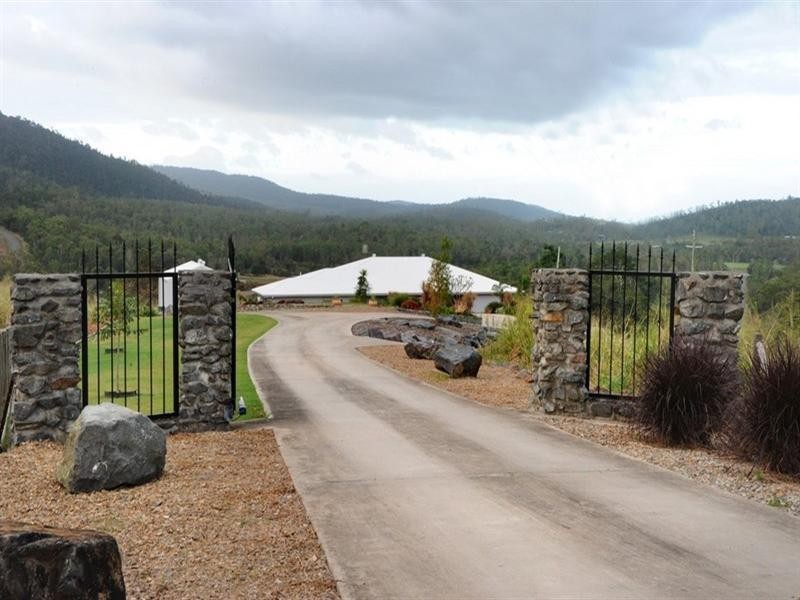 71 Moon Crescent, Sugarloaf QLD 4800