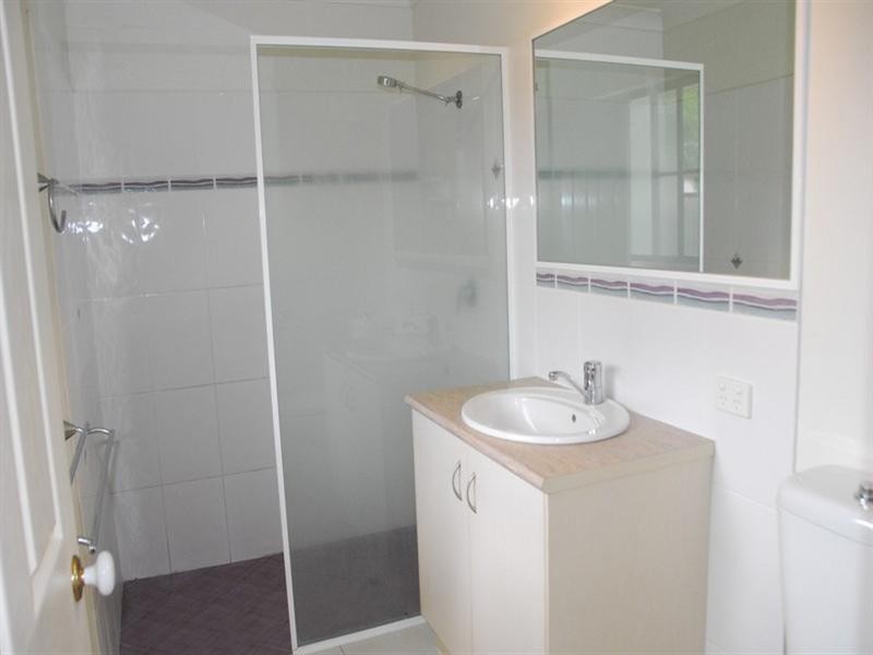 2 Shelley Close, Cannonvale QLD 4802