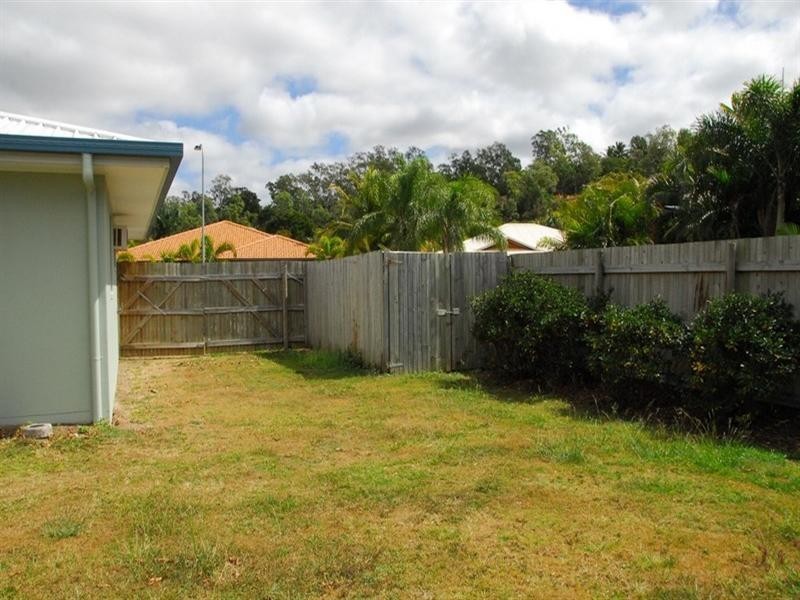 2 Shelley Close, Cannonvale QLD 4802