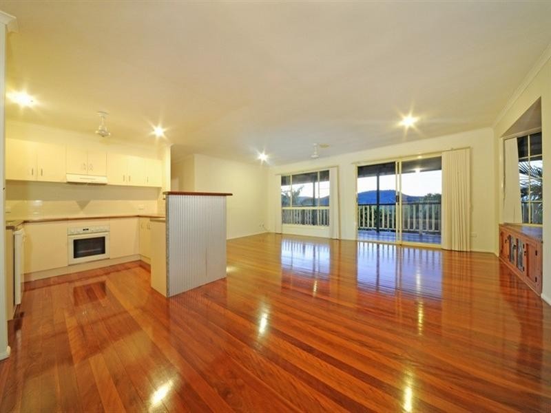 8 Hamilton Avenue, Cannonvale QLD 4802