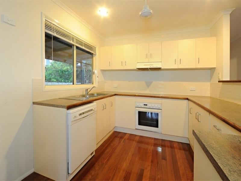 8 Hamilton Avenue, Cannonvale QLD 4802