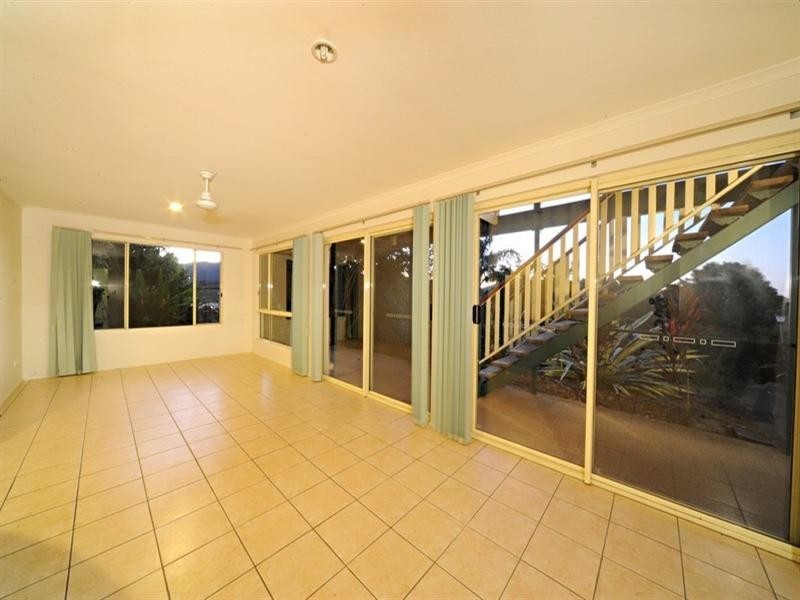 8 Hamilton Avenue, Cannonvale QLD 4802