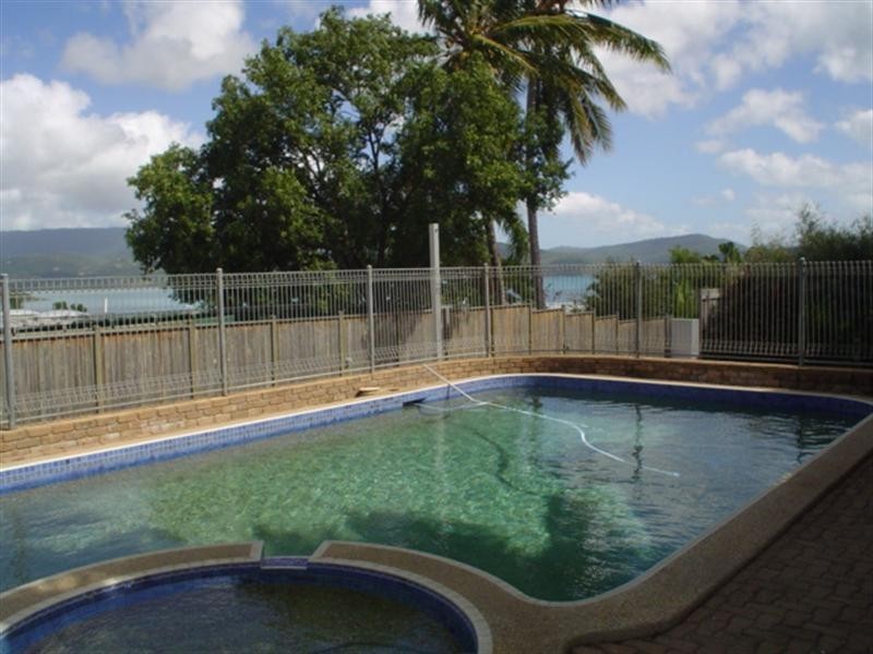 11/2 Lewis Street, Airlie Beach QLD 4802