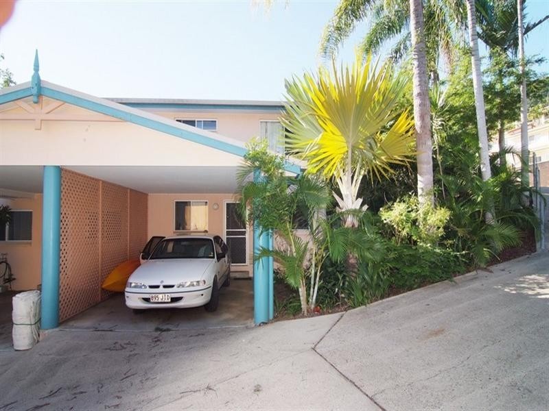 1/5 Eshelby Drive, Cannonvale QLD 4802
