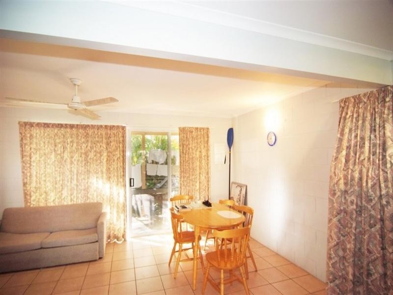1/5 Eshelby Drive, Cannonvale QLD 4802