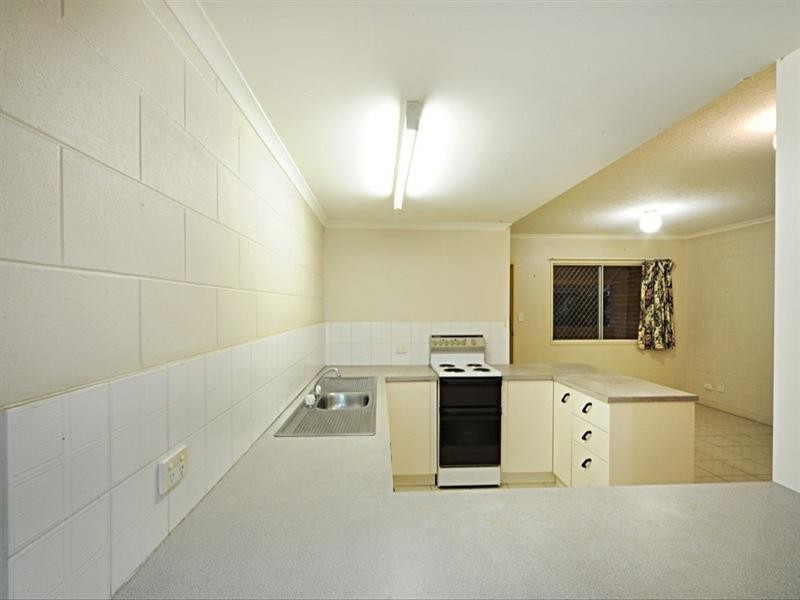 2/169 Shute Harbour Road, Cannonvale QLD 4802