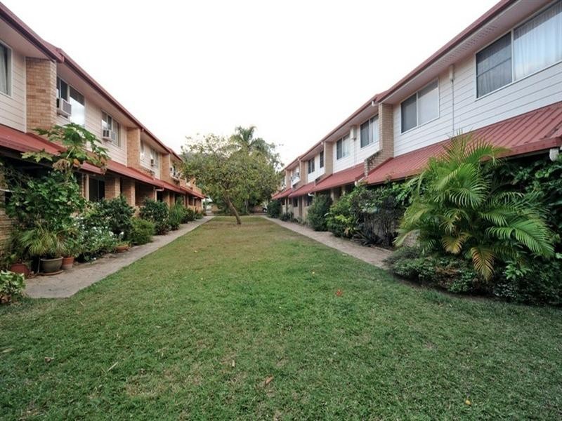 2/169 Shute Harbour Road, Cannonvale QLD 4802