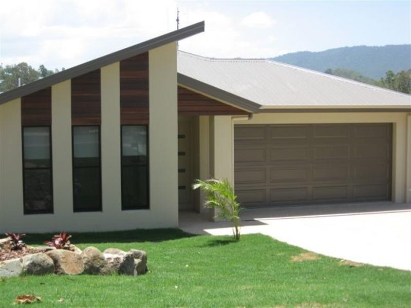 60 Valley Drive, Cannonvale QLD 4802