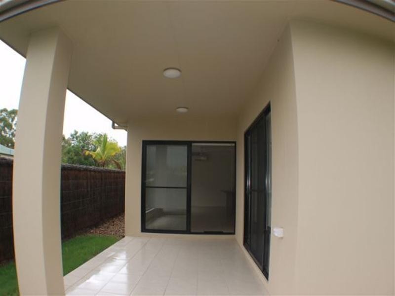 60 Valley Drive, Cannonvale QLD 4802