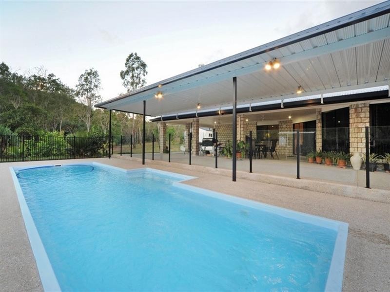 372 Paluma Road, Cannonvale QLD 4802