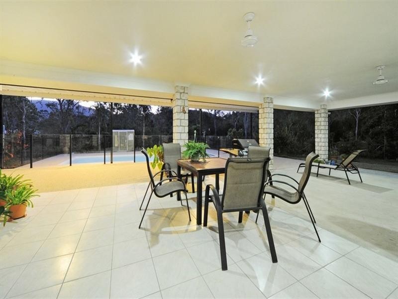 372 Paluma Road, Cannonvale QLD 4802