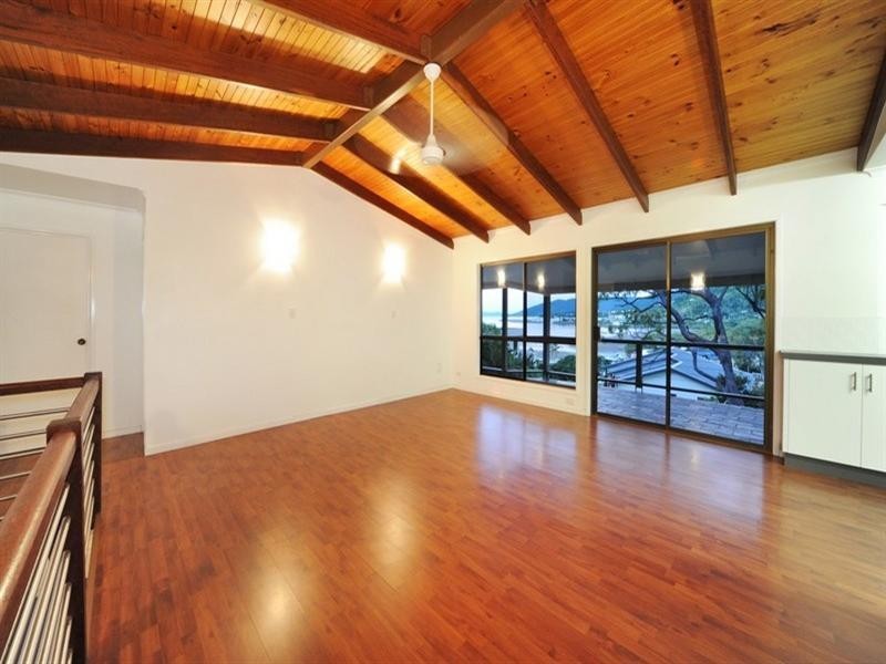 9 Stewart Drive, Cannonvale QLD 4802